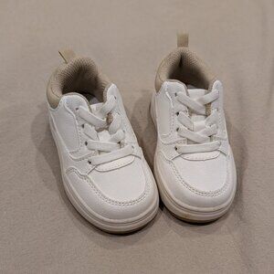 NWOT Old Navy White & Tan Sneakers - Toddler size 6